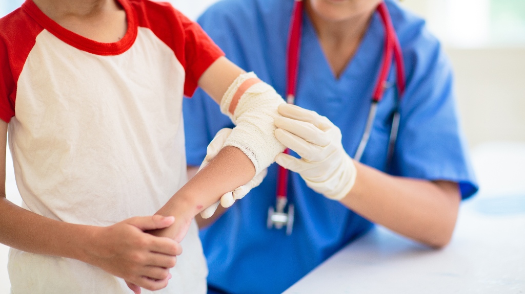 Child with arm injury